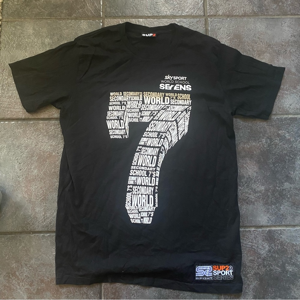 •Mens graphic tee bundle 5 piece• Size L - Picture 11 of 15